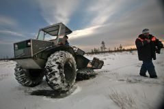 Открытие сезона рыбалки на озере посреди болота