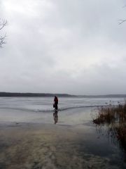 Закраин нет, но выоды по щиколотку