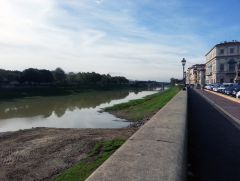 Набережная реки Арно