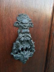 Дверная ручка