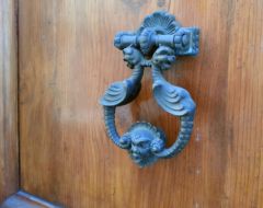 Дверная ручка