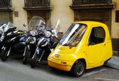 Желтая мототележка