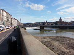 Набережная реки Арно