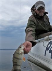 Макс с окунем на ты!