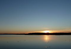 Закат на озере