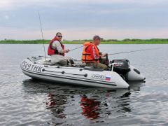 Увеченно сосут