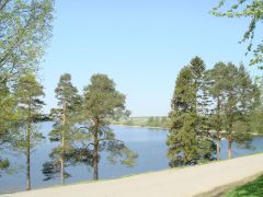 Вид на озеро от монастыря