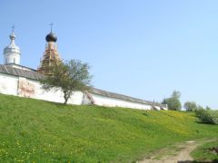 Монастырская стена