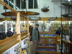 Местные рыболовные магазины