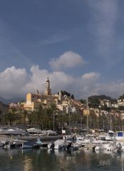 Ментона, вид от порта на город