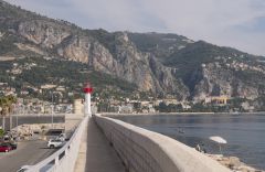 Ментон, маяк