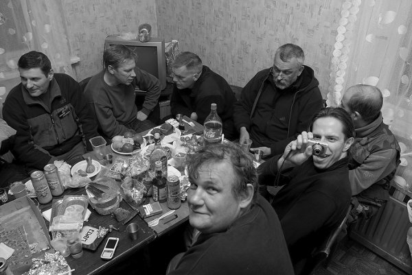 Слева-направо. Удача, Витя ВВМ, Зерг, Бармалей, Стас Пашкевич, Кальчо, Юлик