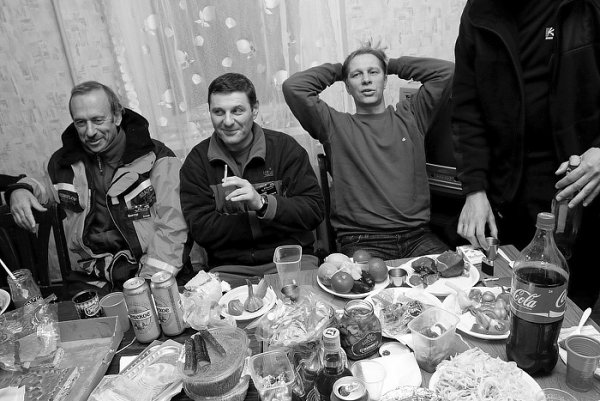 Слева-направо. Акела, Удача, Витя ВВМ