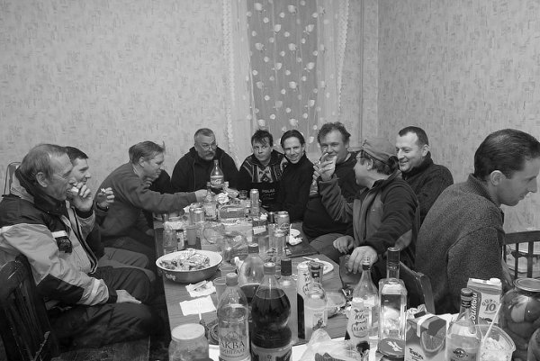 Слева-направо. Акела, Удача, ?, Стас Пашкевич, Покер, Кальчо, Бармалей, ?, Габелев, Поповцев