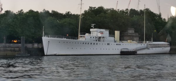 Кораблик на Темзе