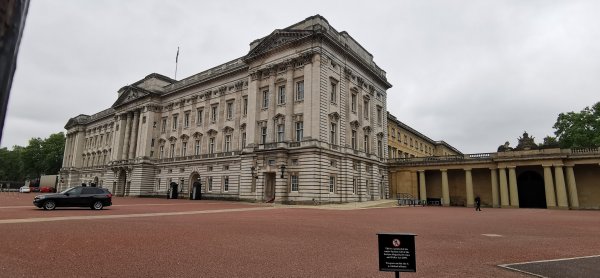 Букингемский дворец