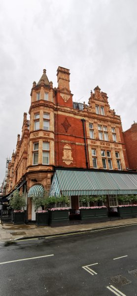 Домики неподалеку от Гайд Парка