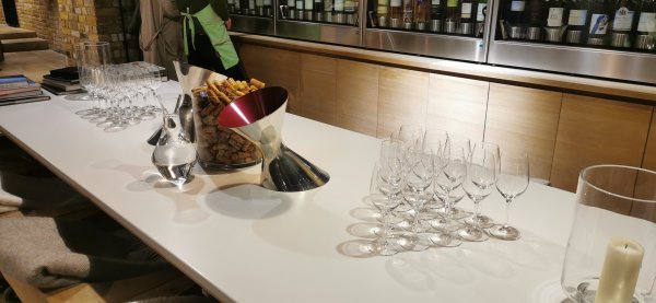 Дегустационный стол