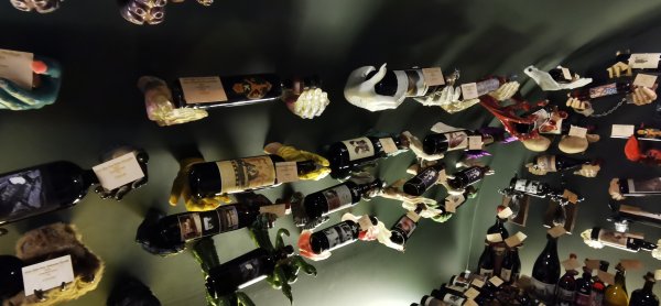 Интересные держалки для бутылок