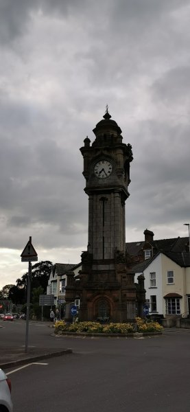 Эксетер - часы