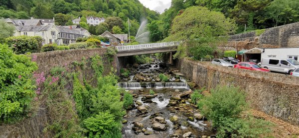 Линмут одна из рек, протекающих в нем перед впадением в море