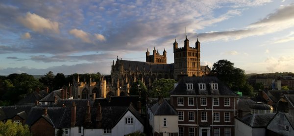 Эксетер на закате