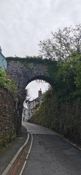 Городок Тотнес - одни из городских ворот