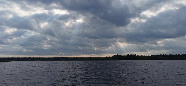 Пробивает через облака